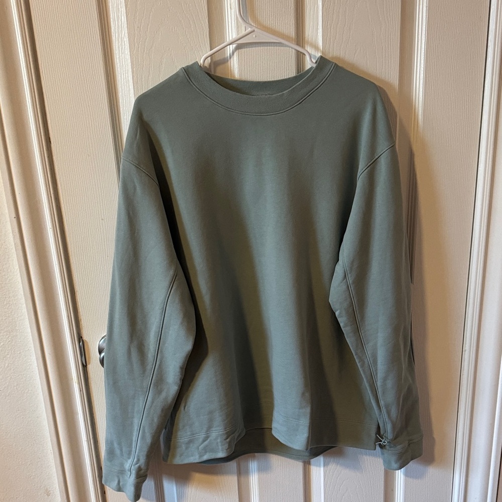 Lululemon Men’s Seafoam Green Crewneck Sweatshirt